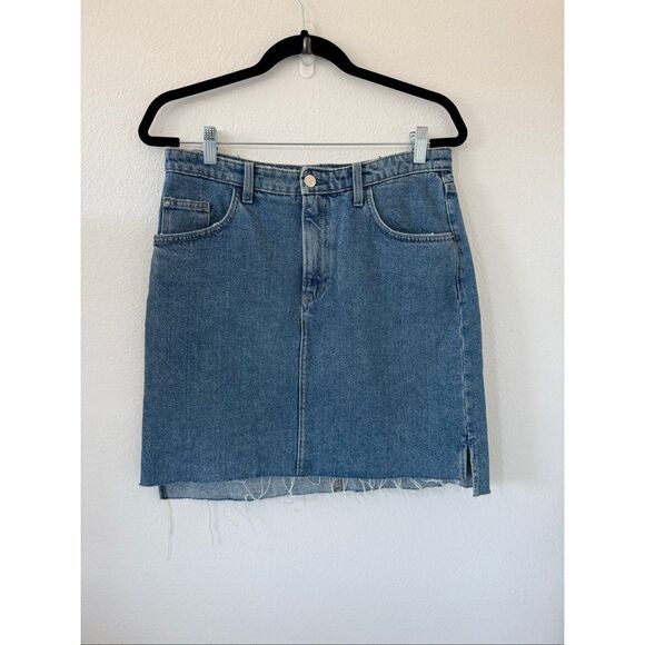 EUC H&M Denim Skirt, size: M - Picture 3 of 6